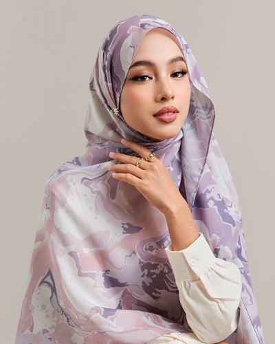 Arte Shawl in Verona Stone