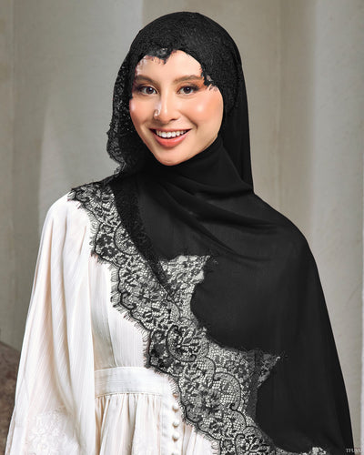 LARISSA SHAWL