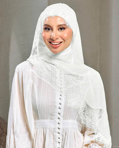 LARISSA SHAWL