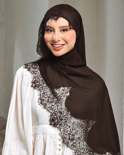 LARISSA SHAWL