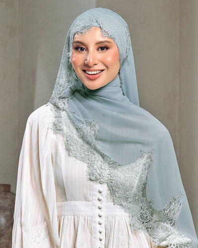 LARISSA SHAWL