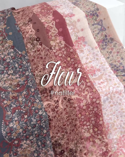 Fleur in Bisque
