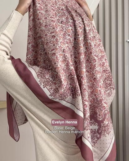 Evelyn in Rose
