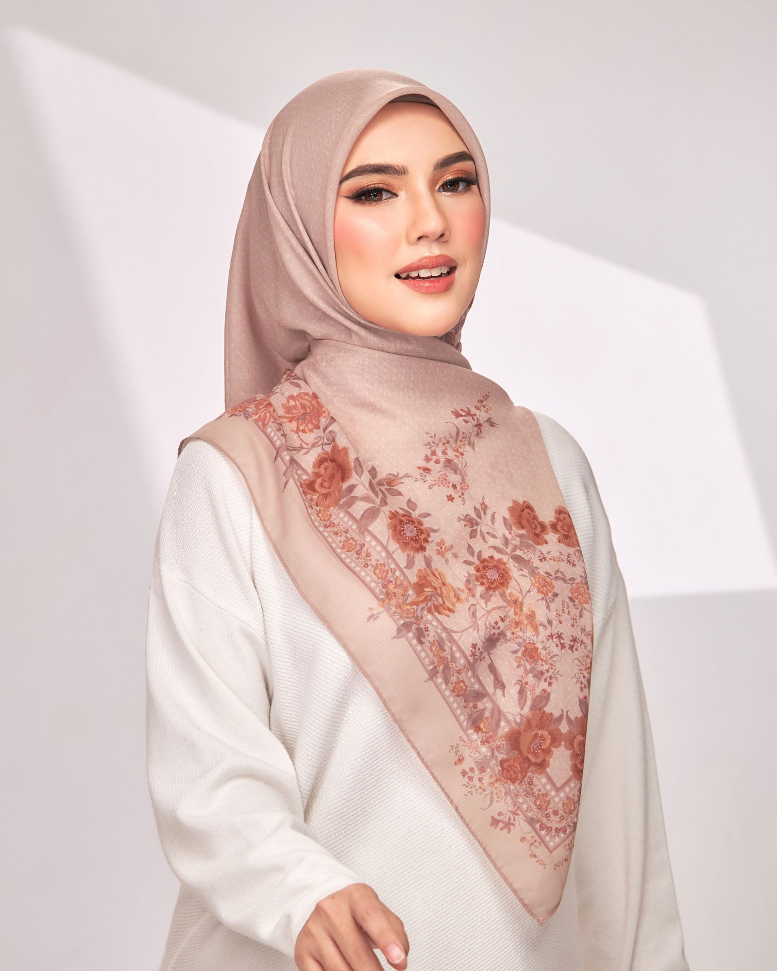 Kebaya in Suri Rose Dust