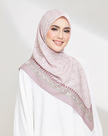 Sarong Bawal in Delima