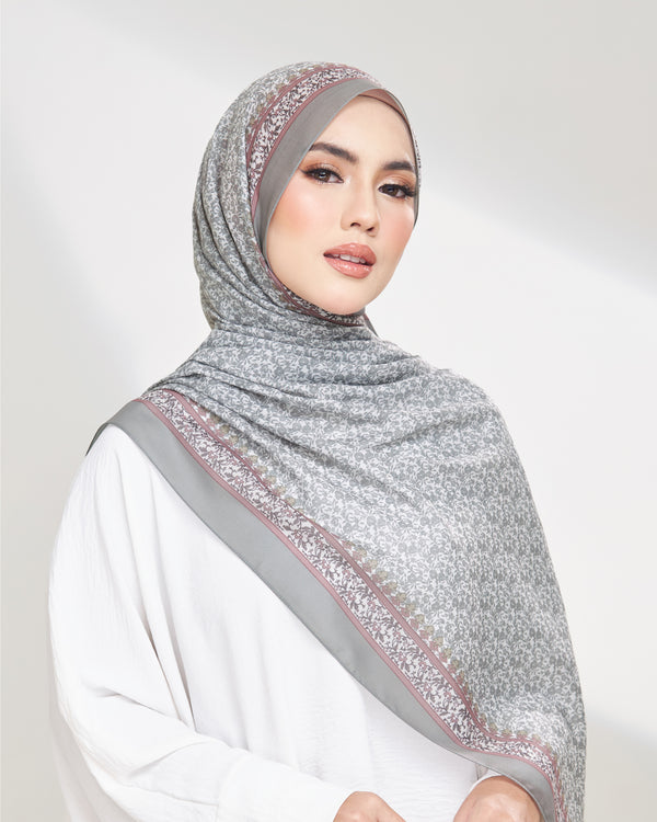 Srikandi Cotton Shawl in Akik