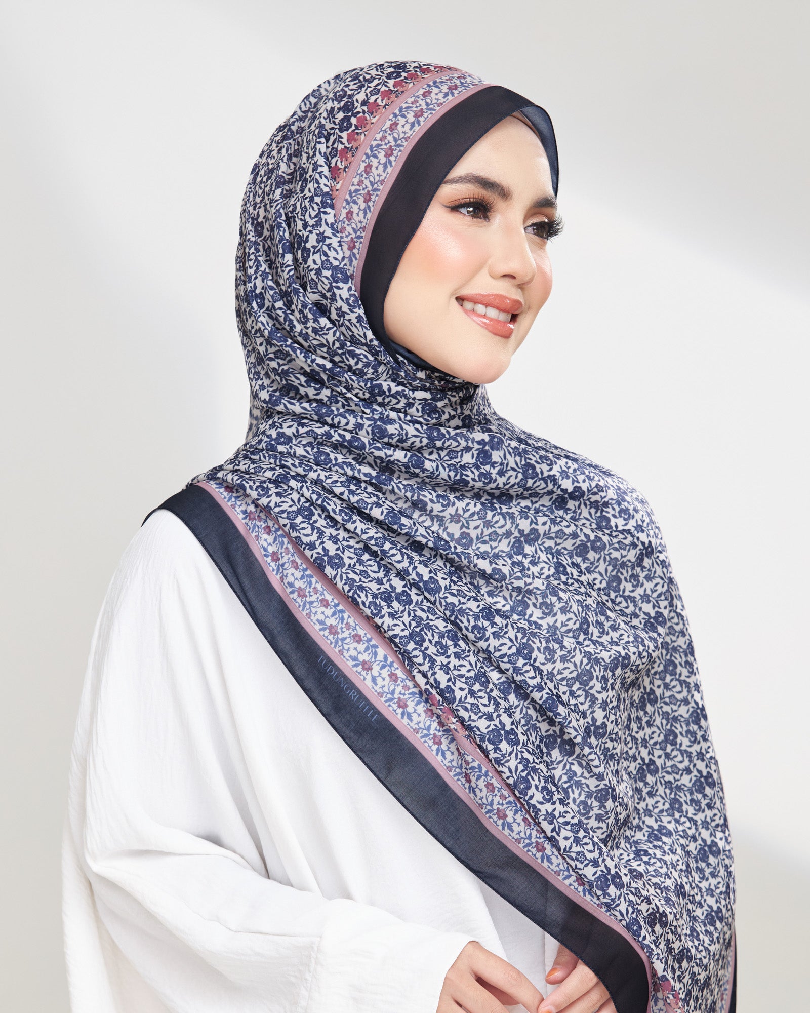 Srikandi Cotton Shawl in Nilam